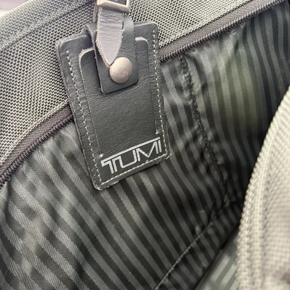 Tumi 225M3 carry on laptop briefcase bag Deep Forrest Green **no Shoulder Strap‎